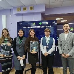 Актив совета молодых ученых ДНЦ ФПД на городском Форуме молодых ученых