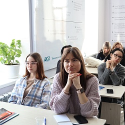 Сотрудники ДНЦ ФПД приняли участие в семинаре по аналитическому оборудованию